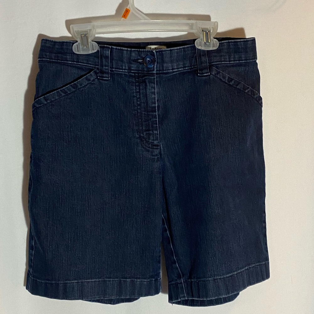 L.L. Bean Classic Fit Flat Front Stretch Denim Jean Shorts Dark Wash 8
